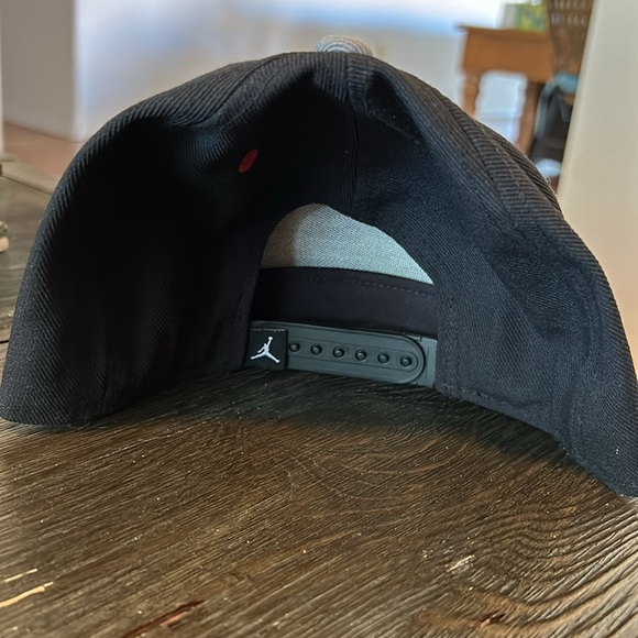 Air Jordan flight collector edition cap. Paint splatter NWOT - Picture 4 of 6